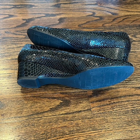 Stuart Weitzman Black Leather Wedge Slip on Shoes - Picture 2 of 4